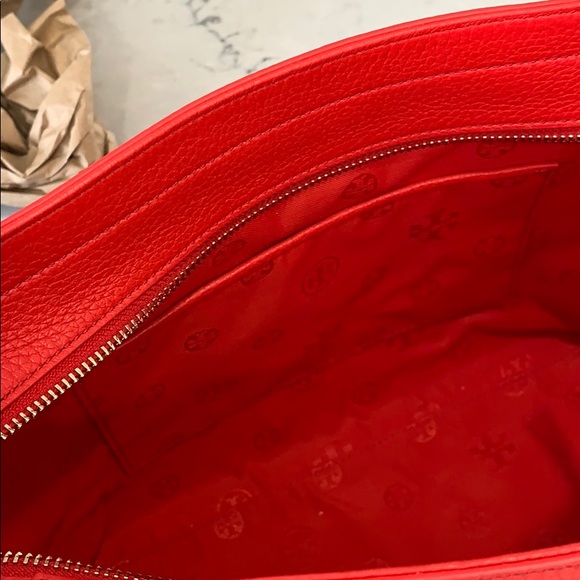 SOLD! Tory Burch Tote - Picture 4 of 7
